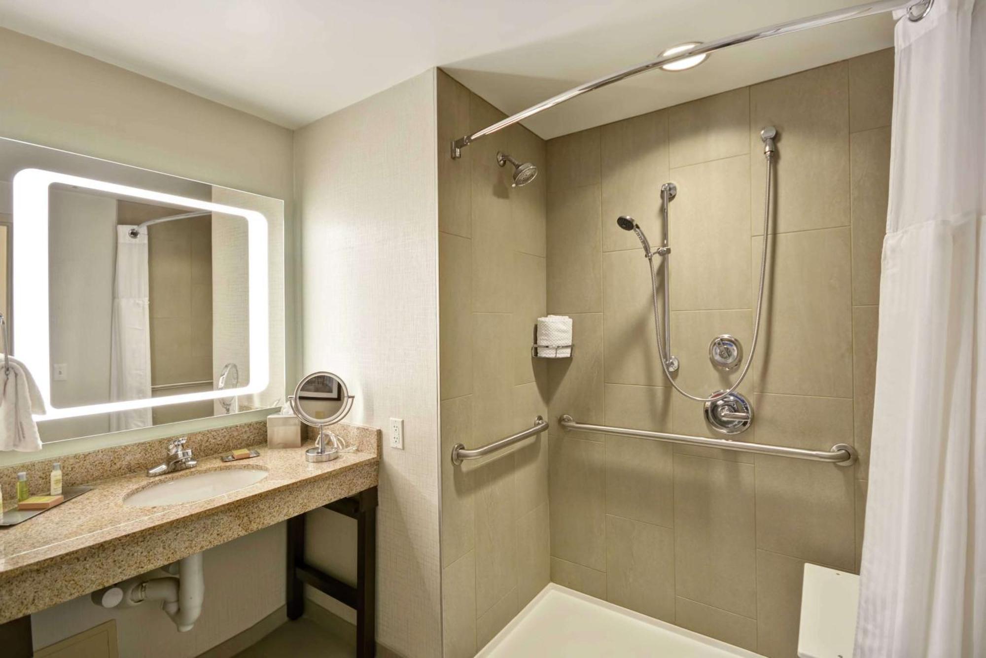 Hotel Doubletree By Hilton Chicago Midway Airport, Il Bedford Park Exterior foto